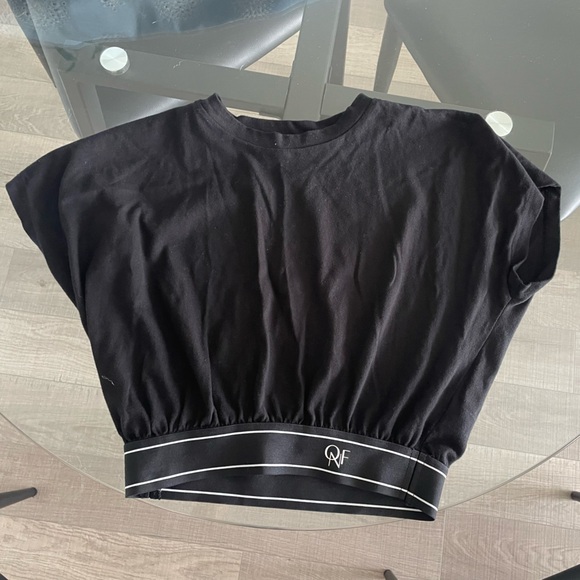 Black cropped tshirt - Picture 2 of 4
